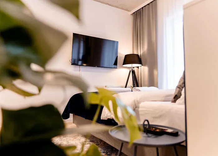 Hop & Lulu Delux Apartments