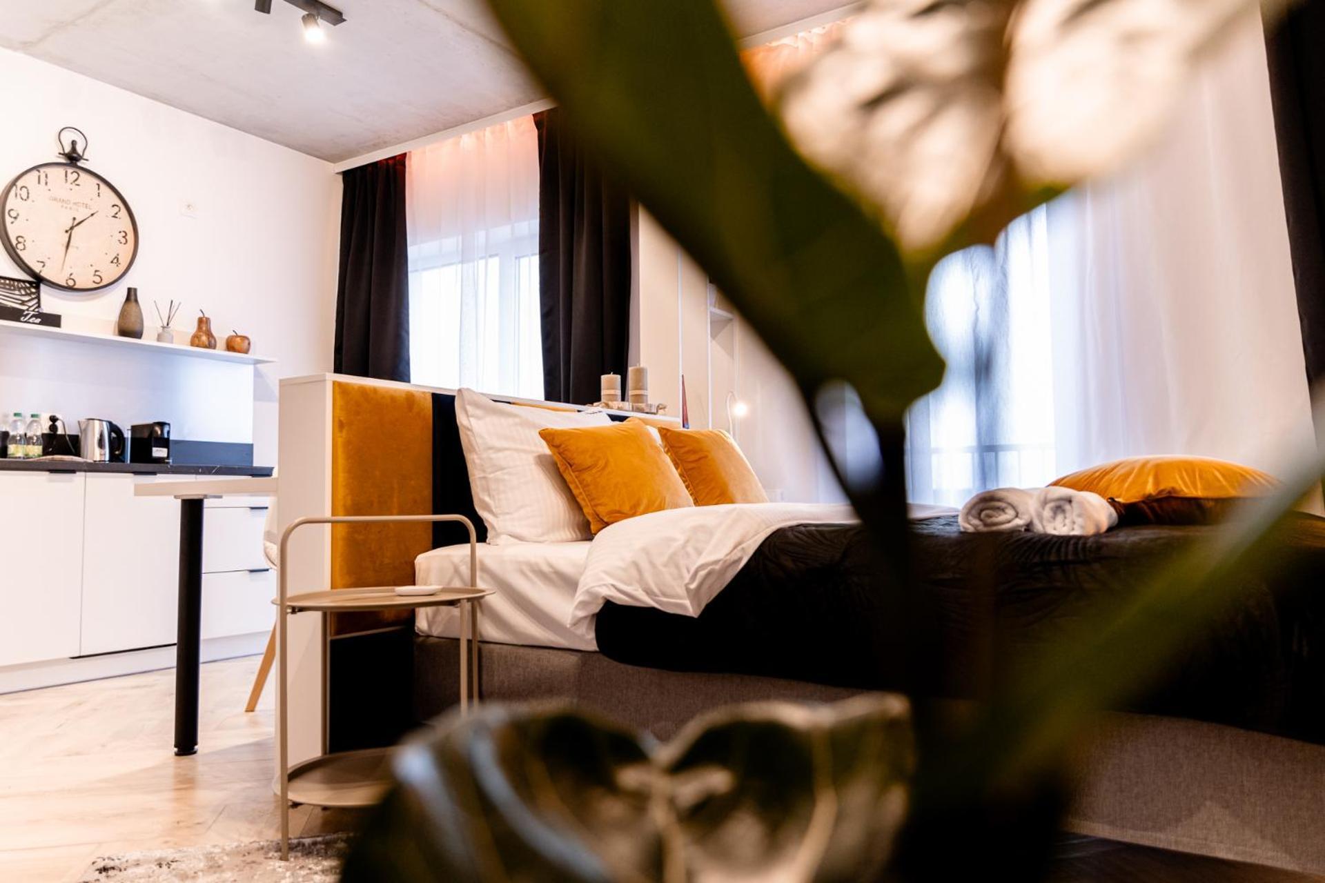 Hop & Lulu Delux Apartment *